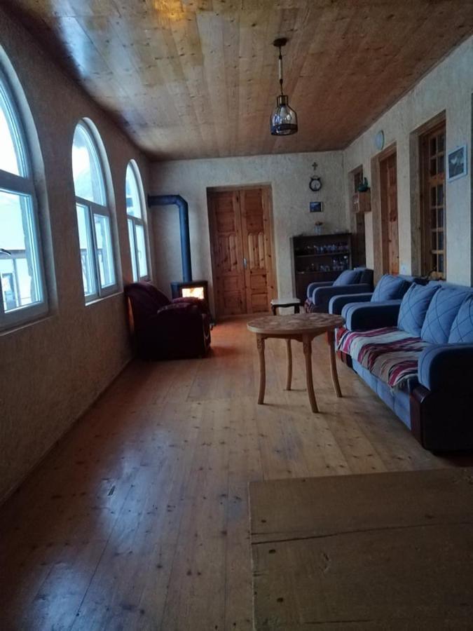 Irma Beso & Aleko Khergianis Guesthouse Mestia Exterior photo