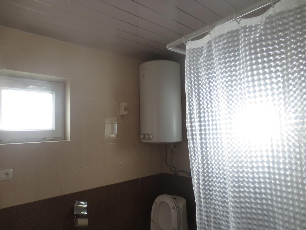 Irma Beso & Aleko Khergianis Guesthouse Mestia Exterior photo